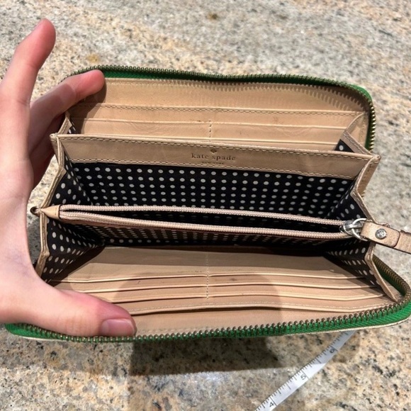 Vintage Authentic Kate Spade GREEN long wallet. Color of the season. Hot-fire! - Picture 8 of 10